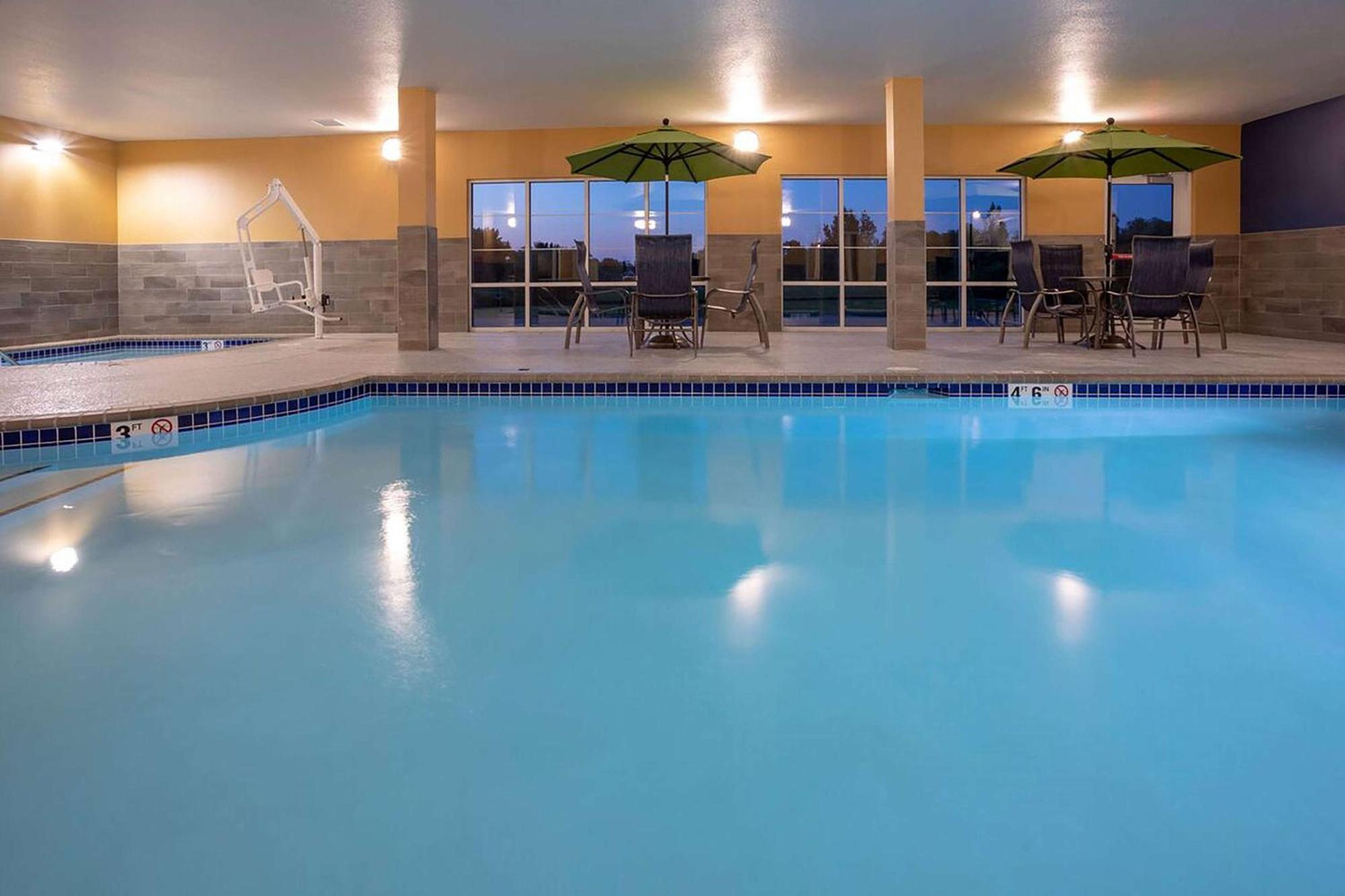 Spicer Little Crow Resort & Conference, Trademark By Wyndham מראה חיצוני תמונה